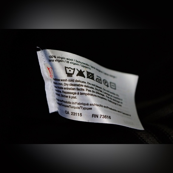 Hugo boss zip up sweater nwt Medium - Picture 5 of 5